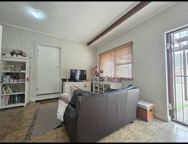 1 BEDROOM PROPERTY TO RENT IN STELLENBERG